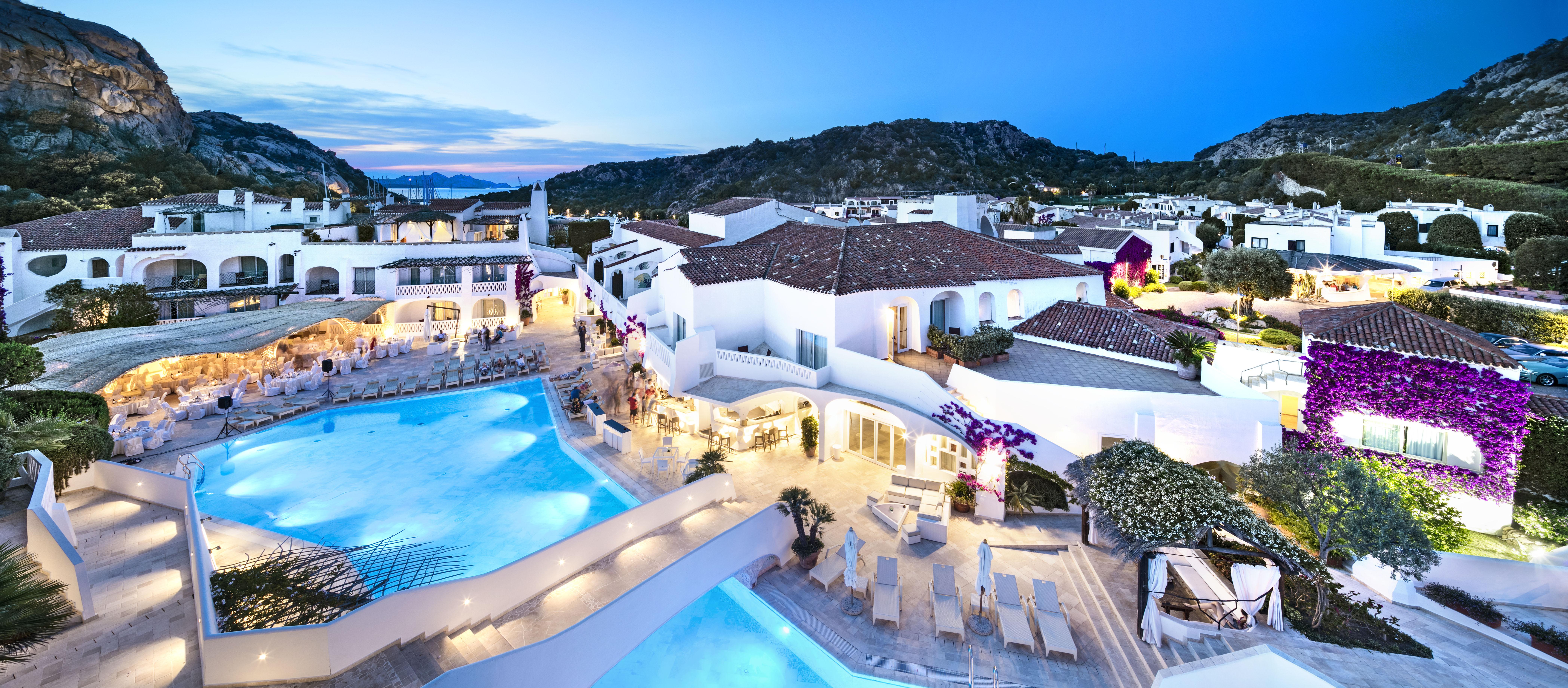 Grand Hotel Poltu Quatu Екстериор снимка