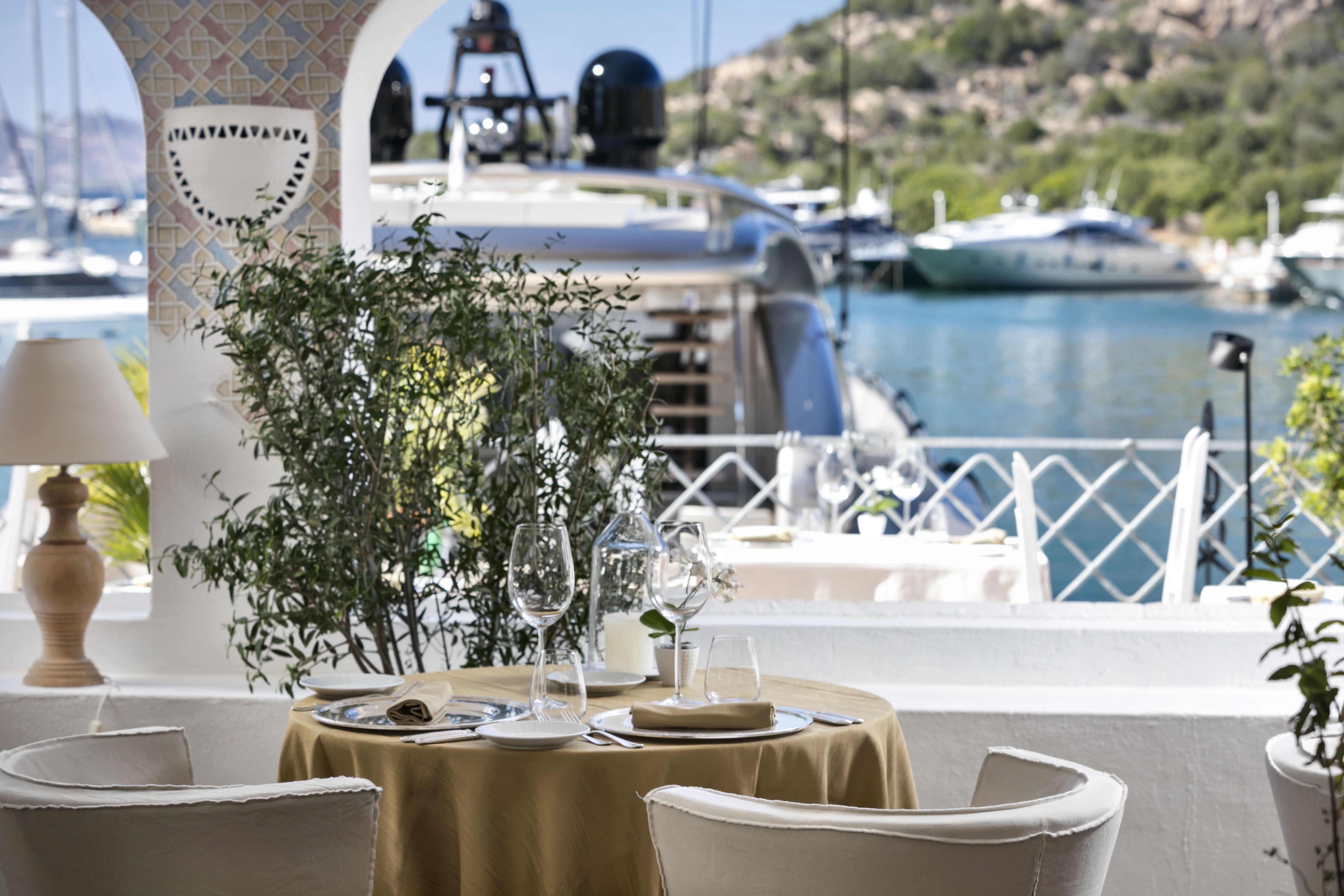 Grand Hotel Poltu Quatu Екстериор снимка