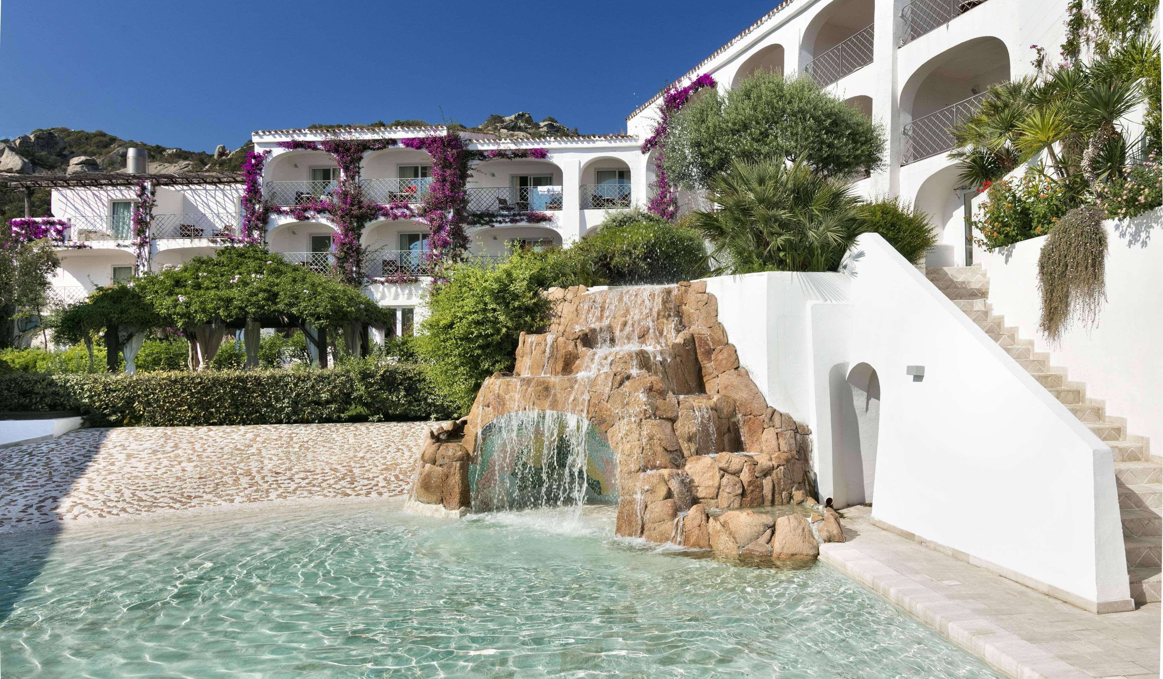 Grand Hotel Poltu Quatu Екстериор снимка