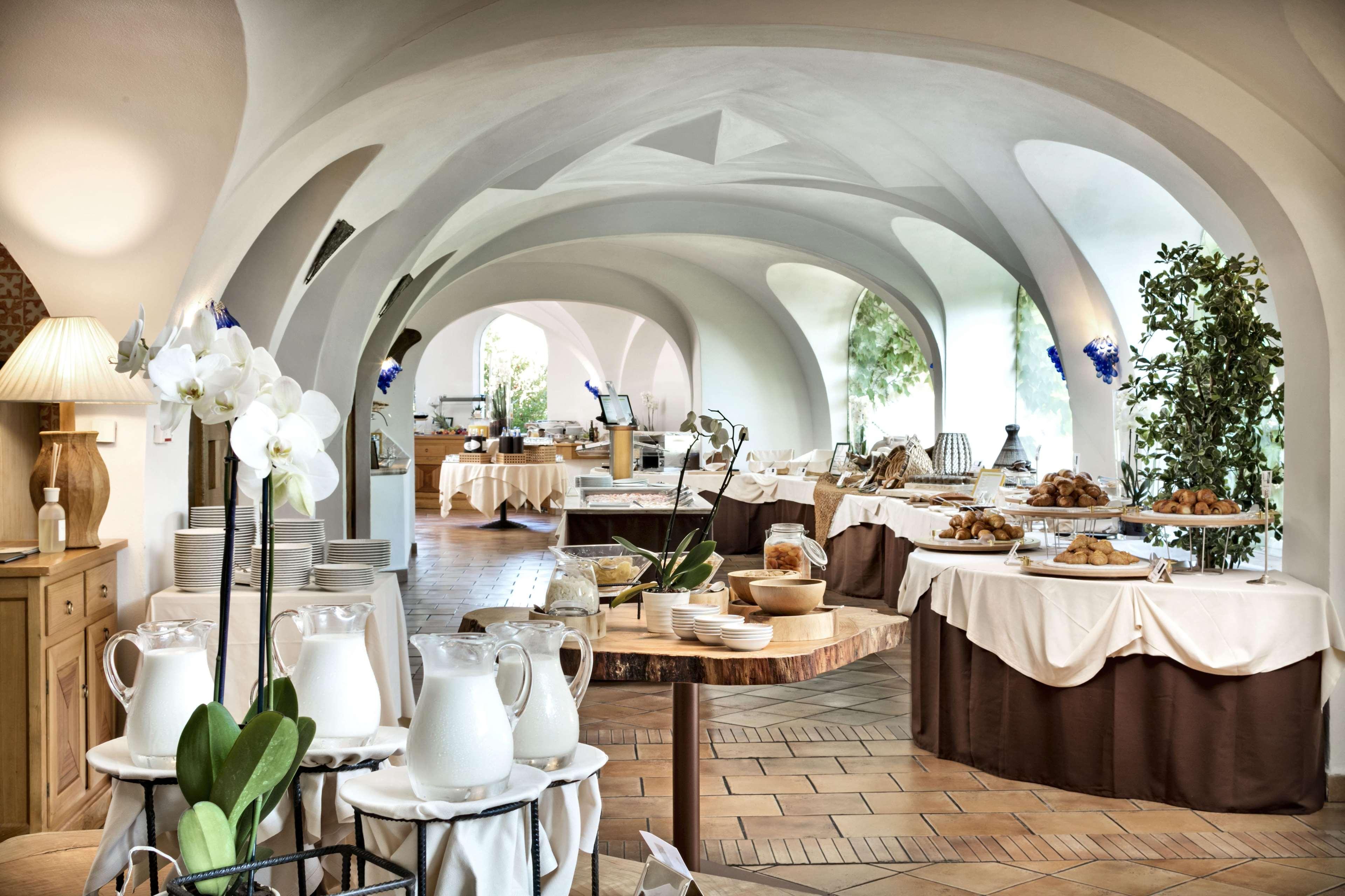 Grand Hotel Poltu Quatu Екстериор снимка