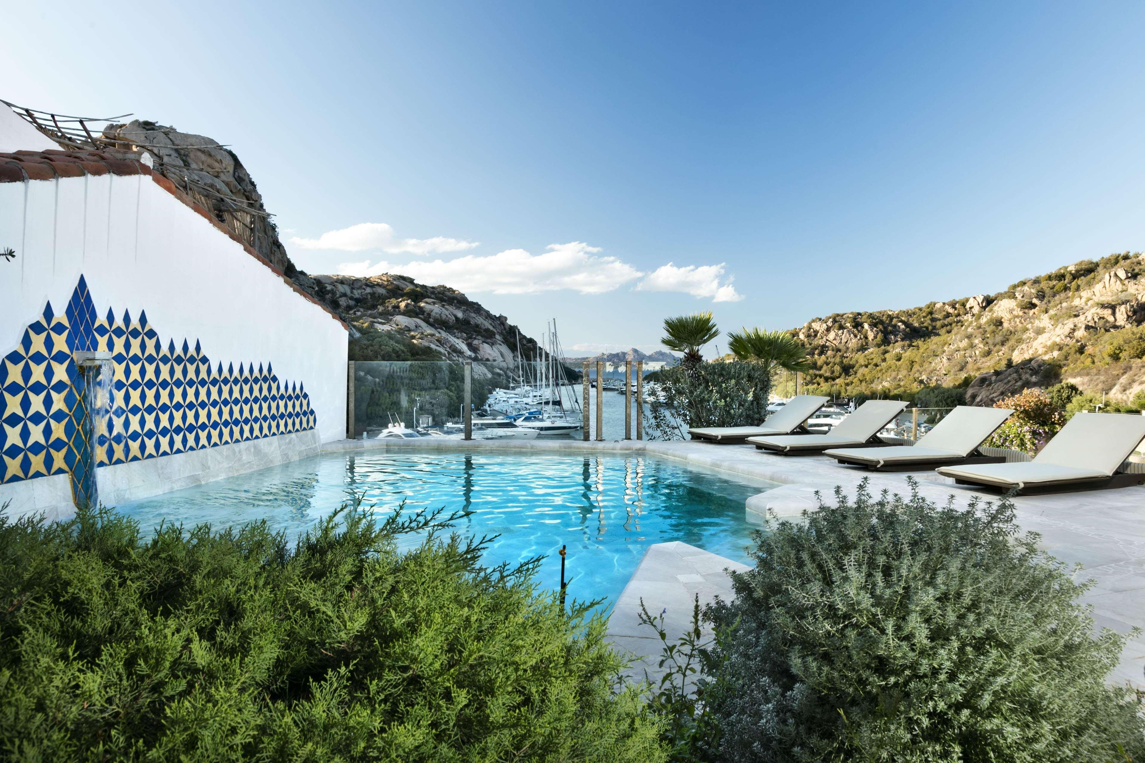 Grand Hotel Poltu Quatu Екстериор снимка
