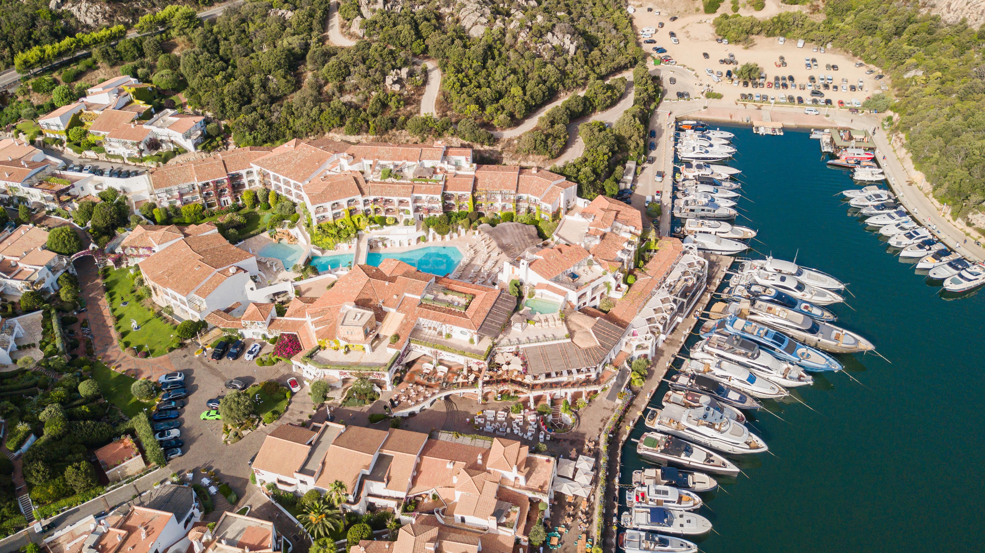 Grand Hotel Poltu Quatu Екстериор снимка